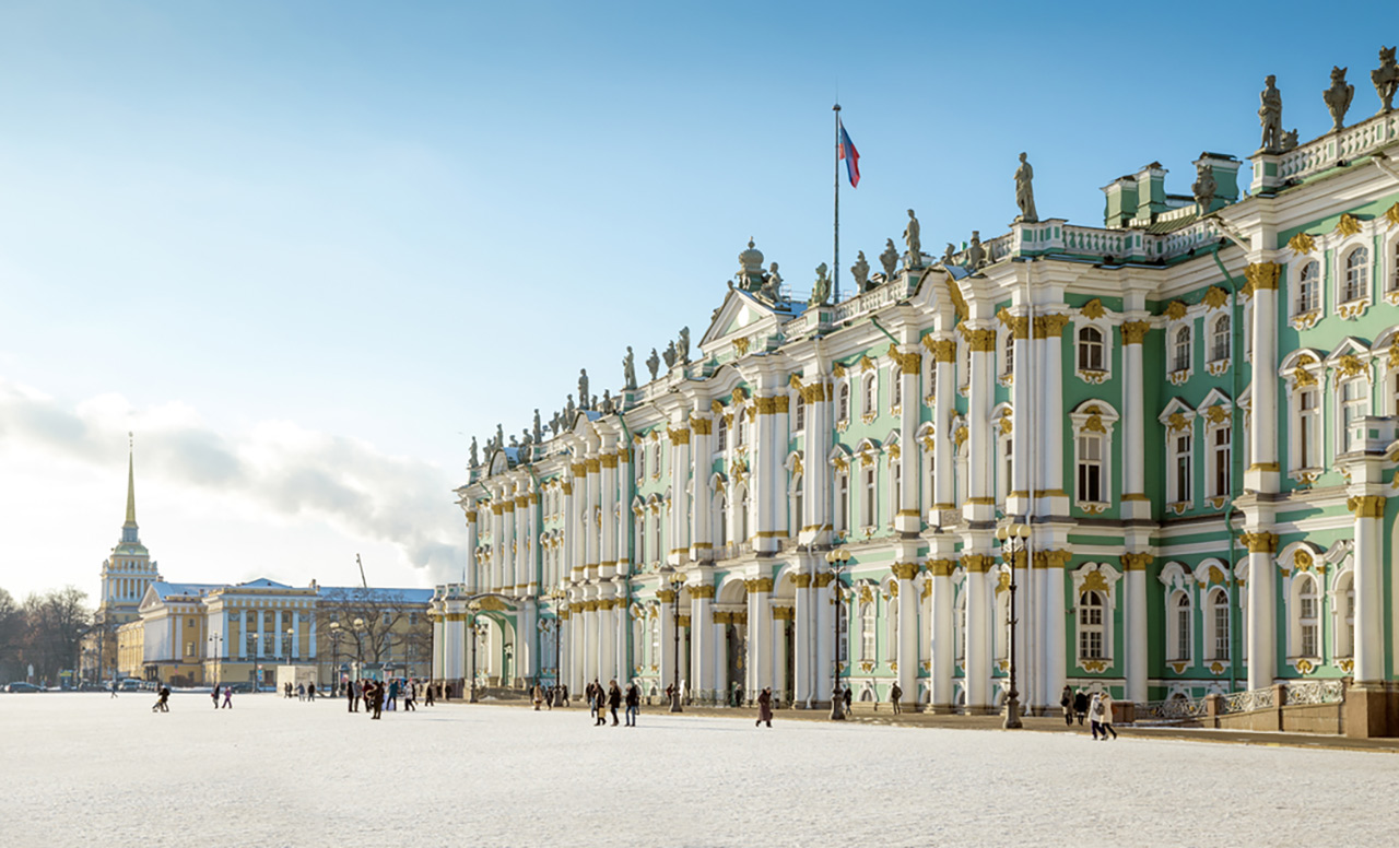 Top-10-most-beautiful-royal-palaces-in-the-world-winter-palace-sm