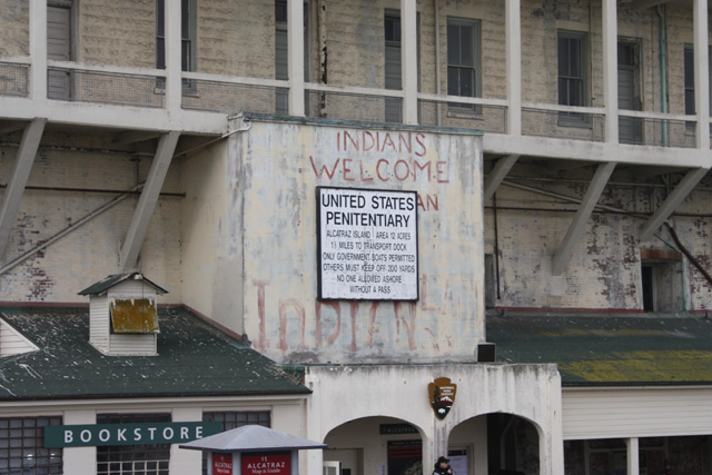 alcatraz-signage