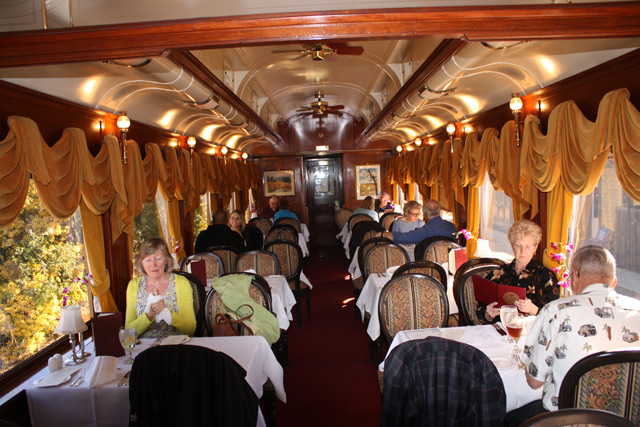 napa-valley-wine-train-dining