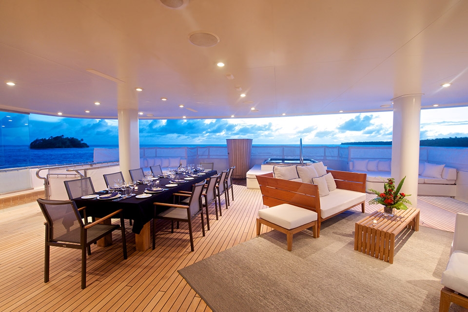 Senses-Deck-Dining