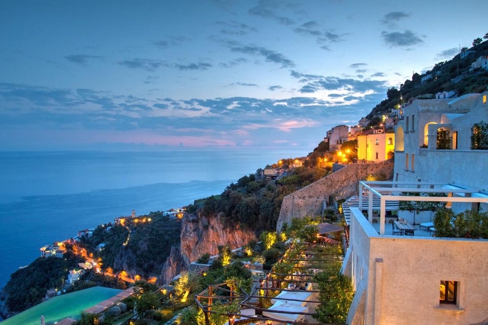 amalfi-coast-night