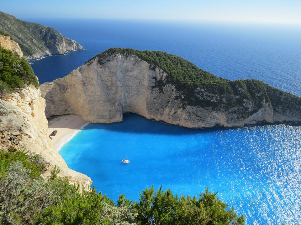 greece-bay-sailing