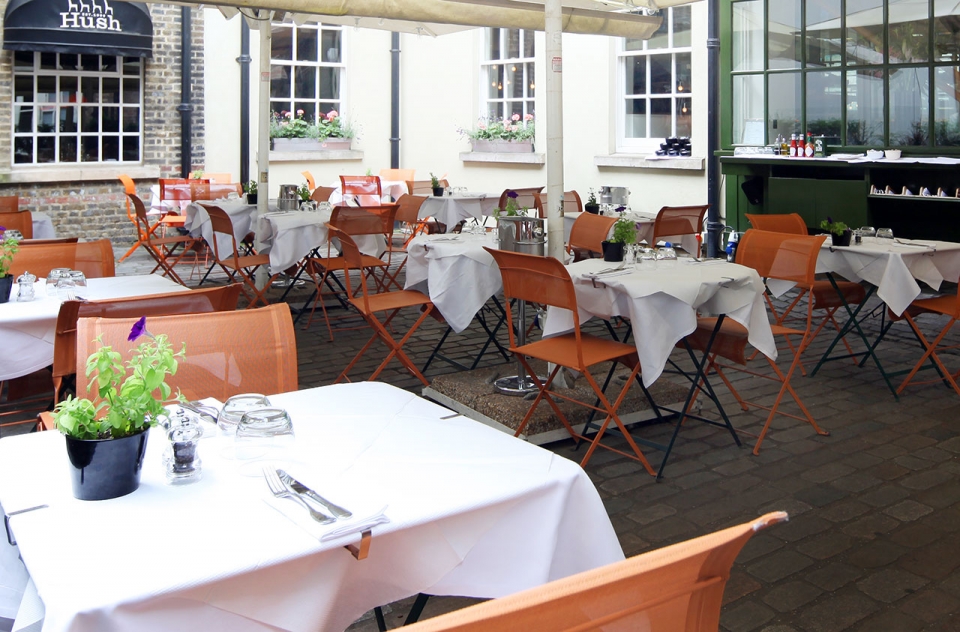 Hush-Courtyard-London-al-fresco-sm