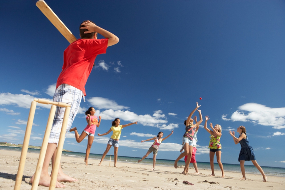 antigua-destination-guide-7-game-of-cricket-on-the-beach-sm