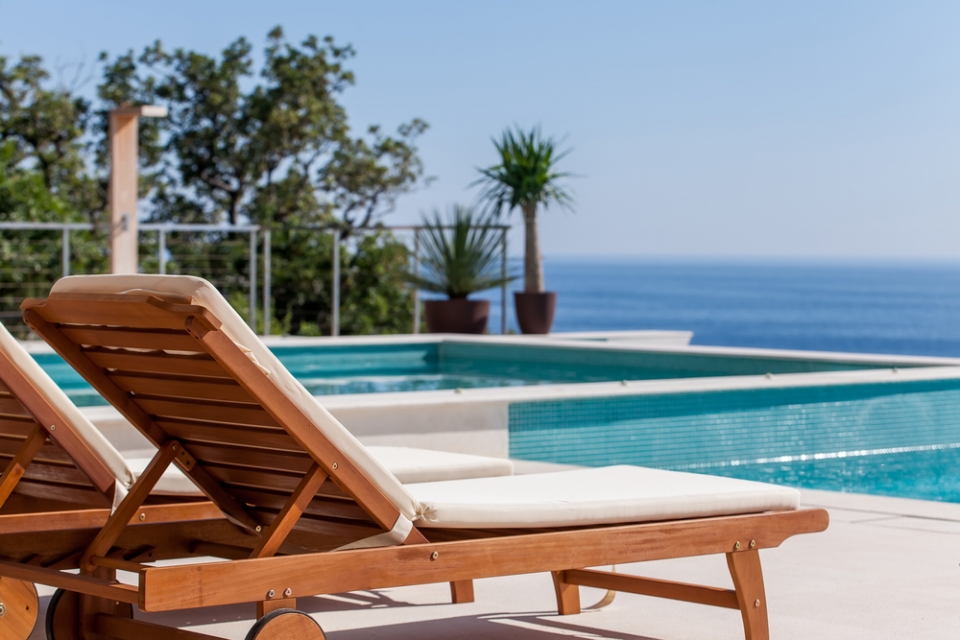 st-tropez-villa-rental-lounge-chair