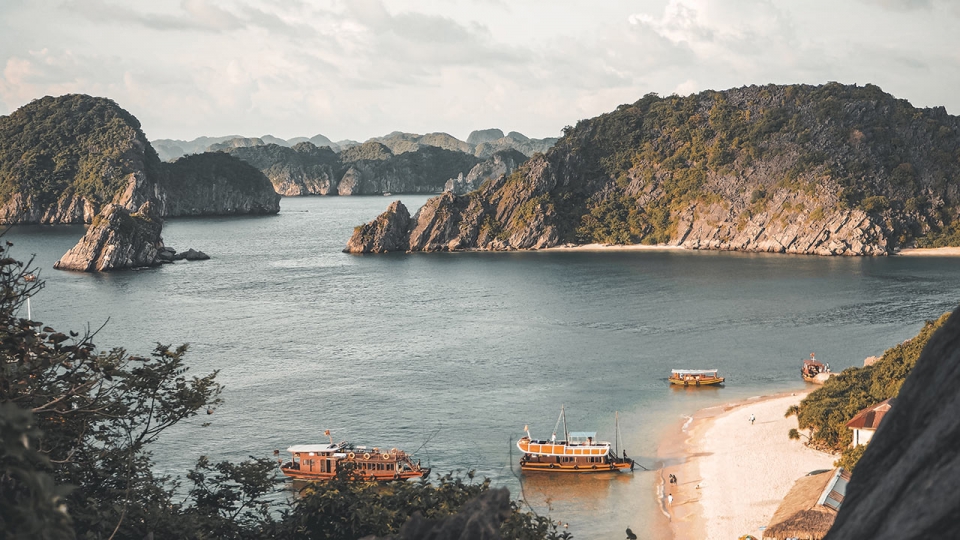 Ha-Long-Bay