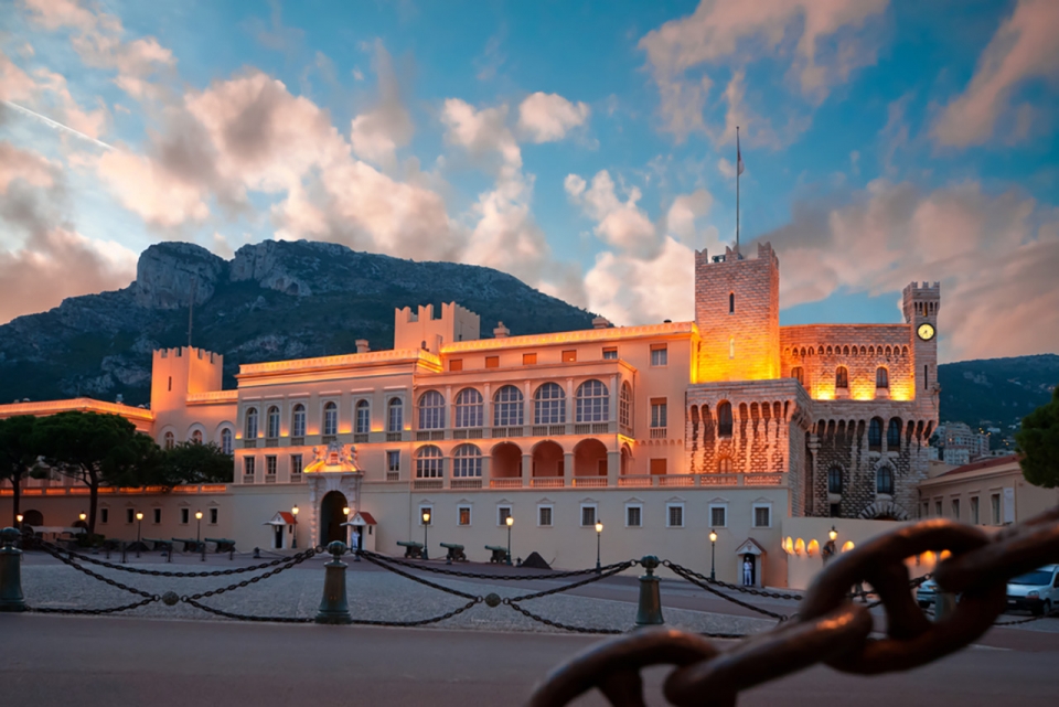 Top-10-most-beautiful-royal-palaces-in-the-world-monaco-palace-sm