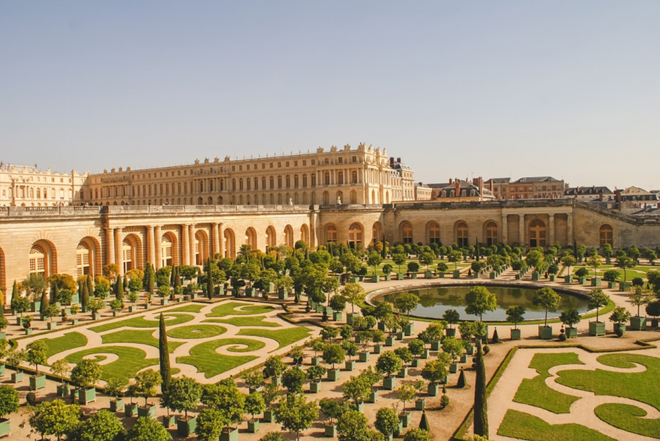 Top-10-most-beautiful-royal-palaces-in-the-world-versailles-sm