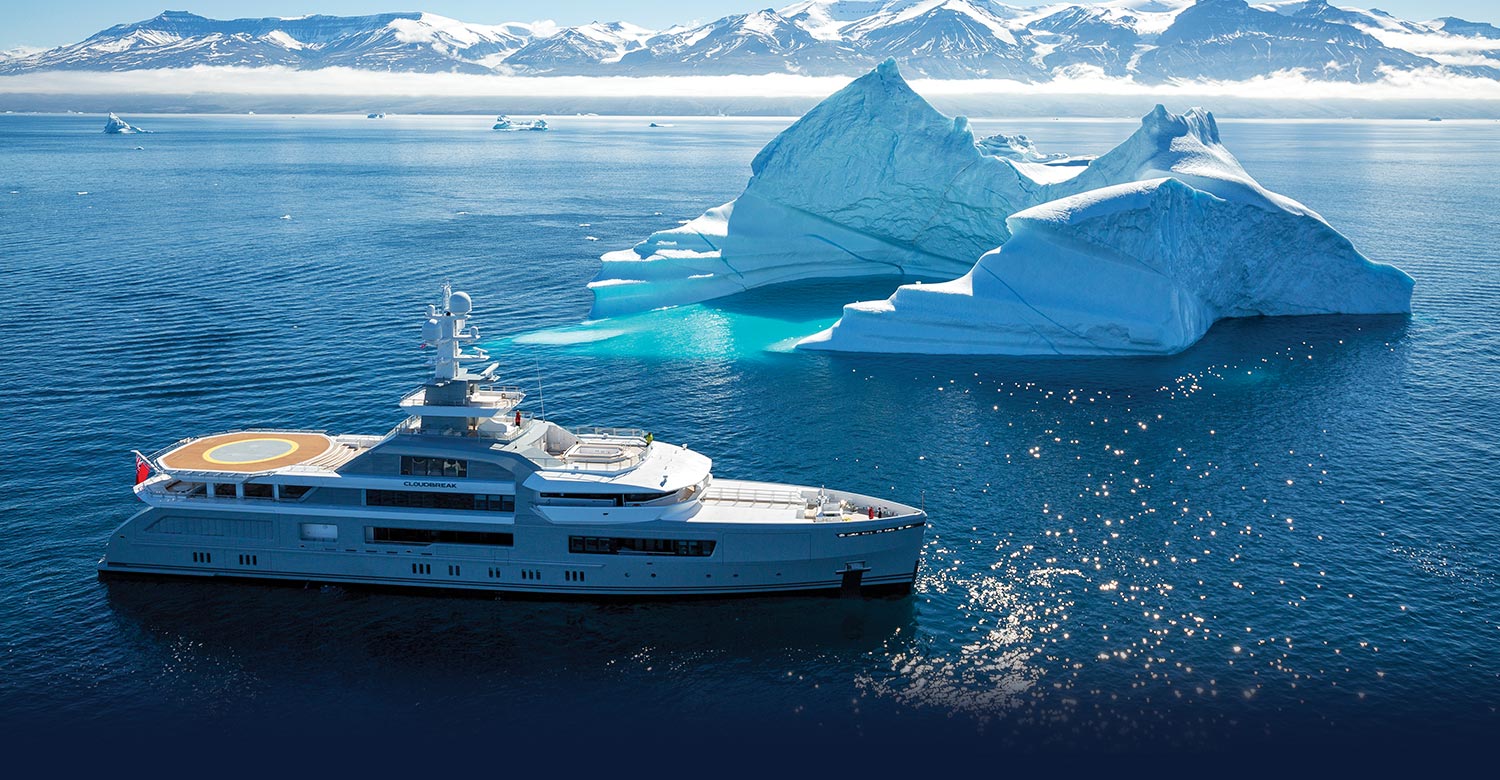 Antartica - Yacht Cloudbreak